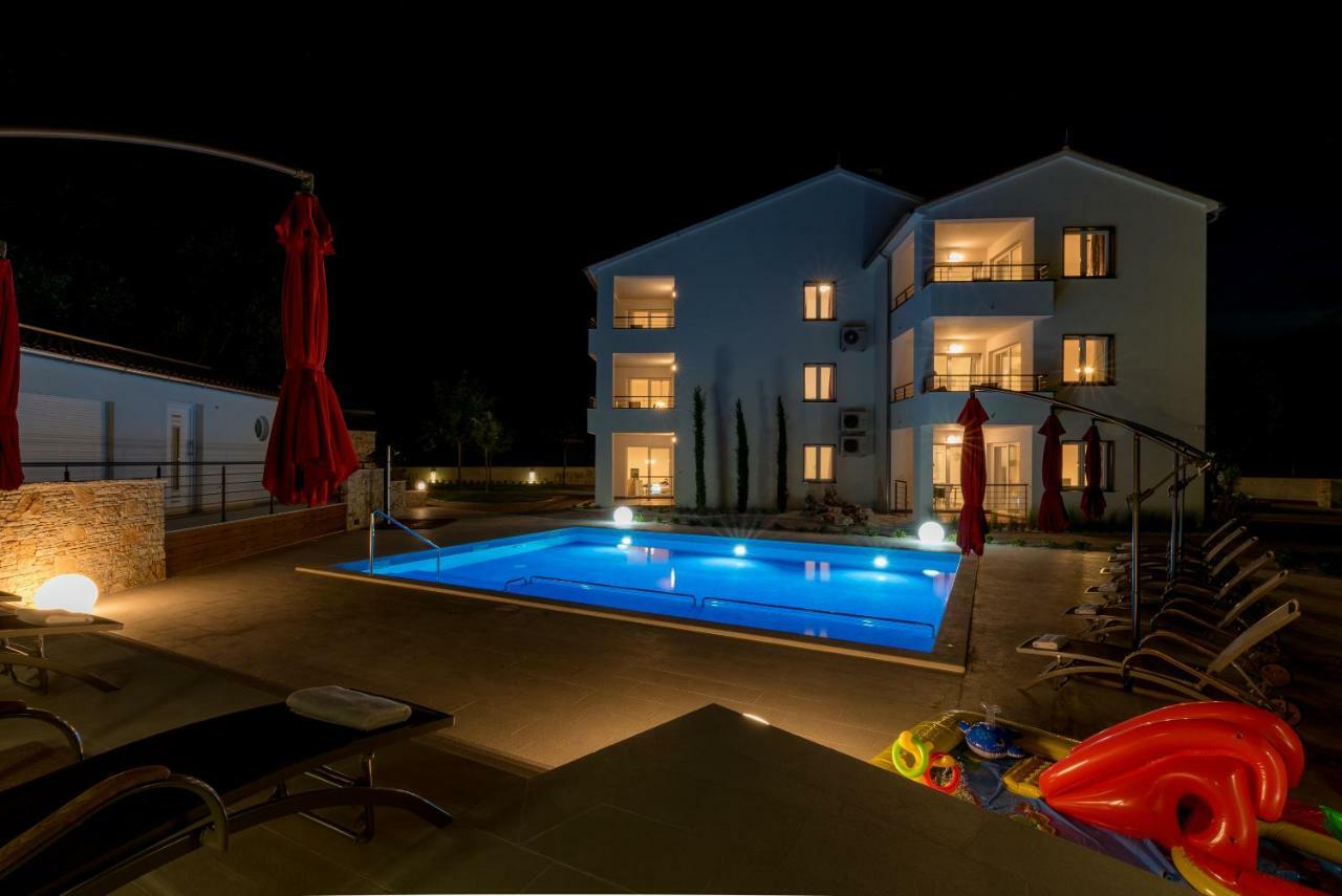 Villa Anja Peroj Exterior photo