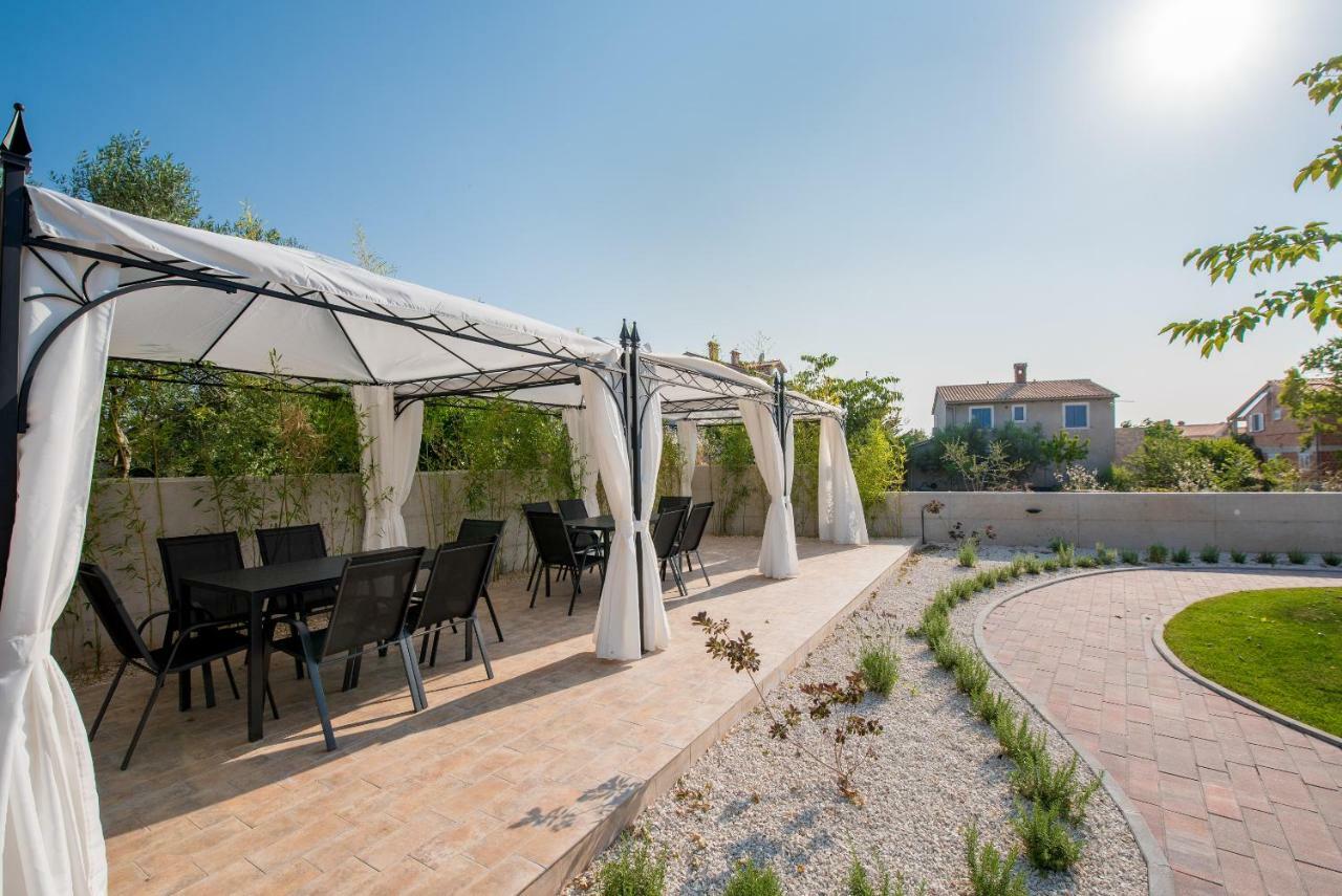 Villa Anja Peroj Exterior photo